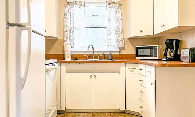 Normal House | Alabama Alcove Summar