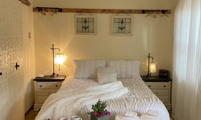 Fredericksburg Cottage | Alamo Springs Country Cottages in Fredericksburg Texas. Cottage #1 Adaline