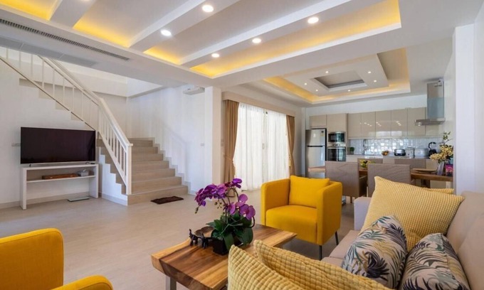 Laguna House | Alanti Villa close to Bangtao beach and bars!