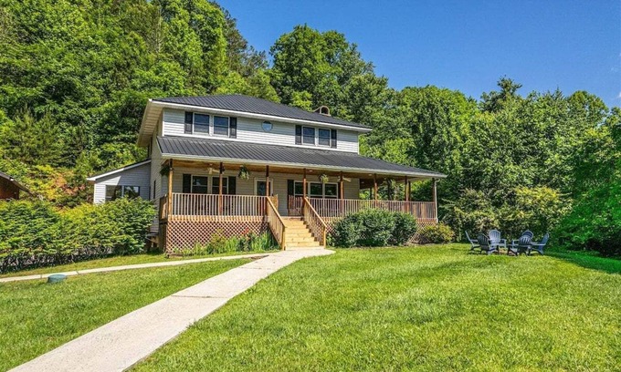 Bryson City House | Alarka Creek Farmhouse