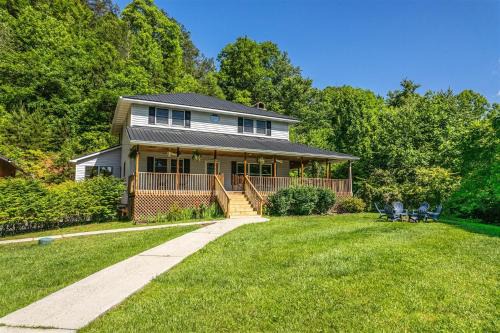 Bryson City House | Alarka Creek Farmhouse