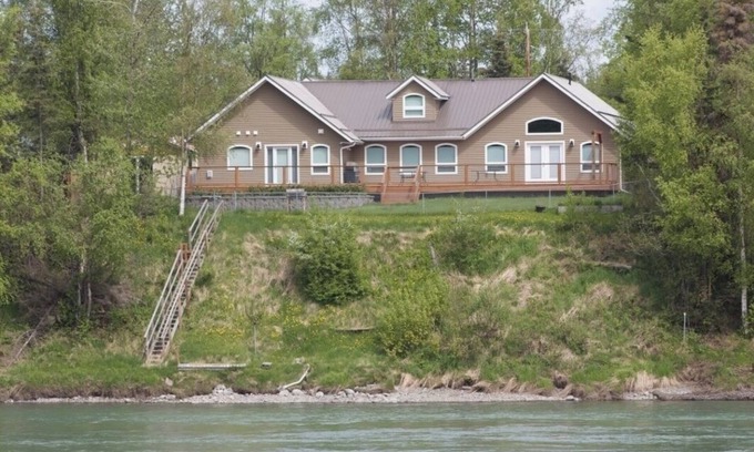 Soldotna House | Alaska Kinai River Front Gorgeous Single Family Home with 5 bedrooms.