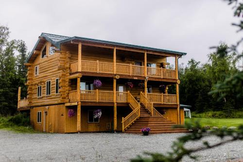 Palmer Bed & Breakfast | Alaska Knotty Pine B&B