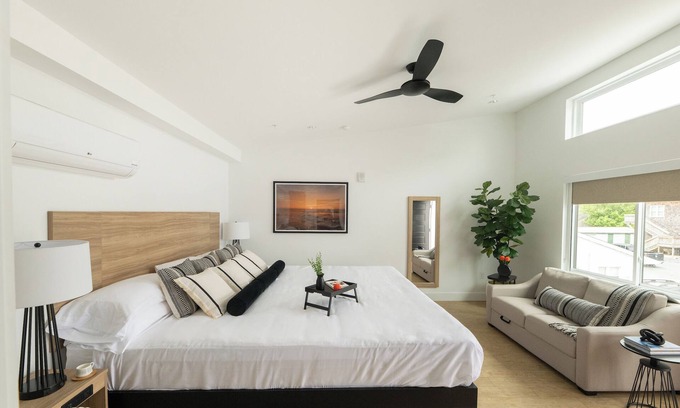 Rehoboth Beach Hotel | Alaskan King Suite | The Waypoint | w/Free Parking & Near Rehoboth Beach