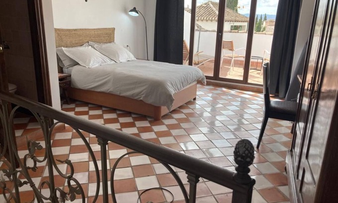 Beiro House | ALBAICIN HOUSE , GRANADA WITH INCREDIBLE ALHAMBRA VIEWS & ORIGINAL CAVES , WIFI
