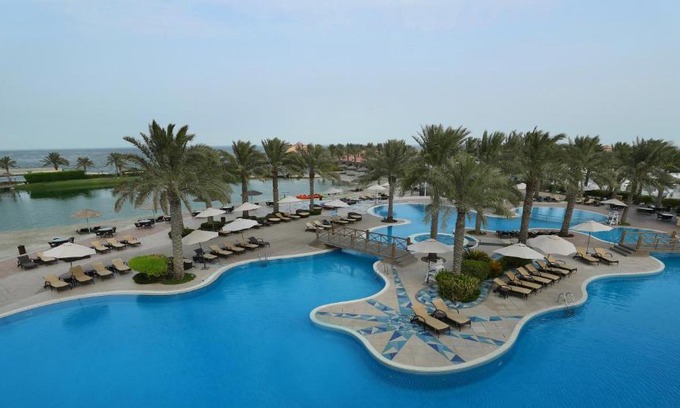 Sitra Resort | AlBander Hotel & Resort