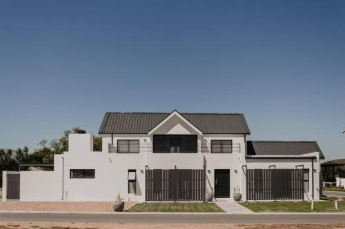 Robertson House | Albatross Lodge - Silwerstrand Golf and River Estate