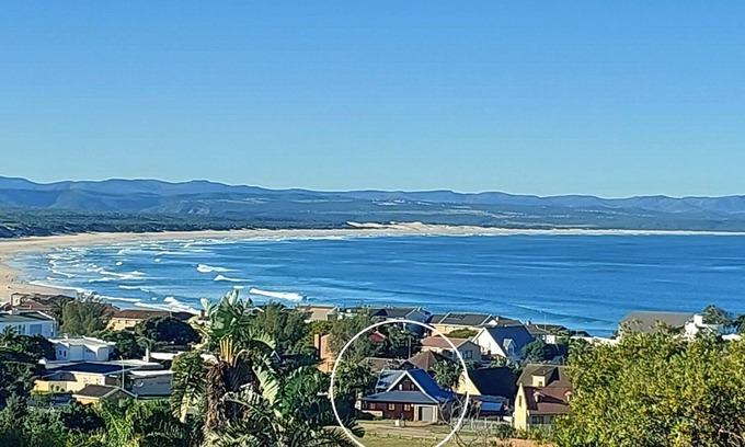 Jeffreys Bay House | Albatross log home - 5 min to pristine surfing beaches
