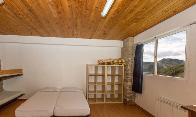 Salas de Pallars Apartment | Alberg La Solana - B10 - Group/Family Room (6-8 adults)