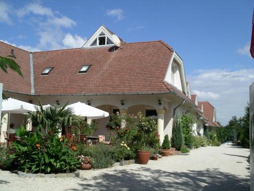 Balatongyorok Hotel | Albergo Giardino