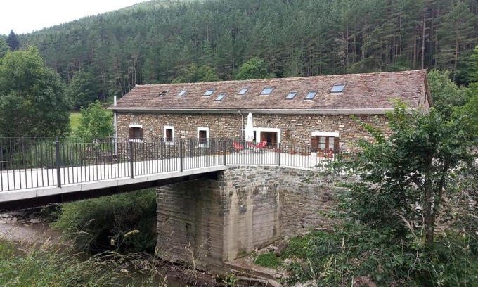 Anso Hostel | Albergue Borda Nadal