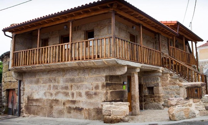 Maus de Salas Hostel | Albergue do Xurés Habitación Compartida Mixta 8 plazas
