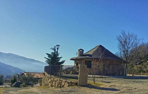 Banos de Montemayor House | Albergue El Solitario