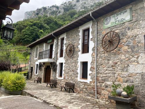 La Hermida House | Albergue La HERMIDA