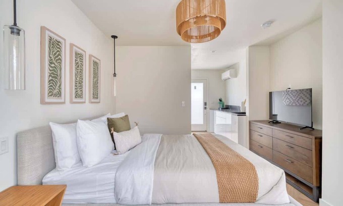 Alberta Arts District Apartment | Alberta Arts-tastic Mother-In-Law Suite