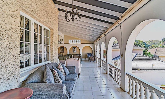 Morningside House | Albion Manor