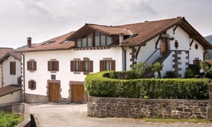 Ultzama Cottage | Albirena Country House for 14 people