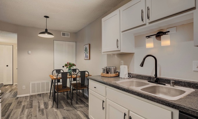 Northeast Heights Apartment | Albuquerque Comfort - Luxury Escape in the City
