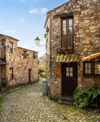 Figueiro dos Vinhos House | Aldeia de Xisto - Casa Amarela