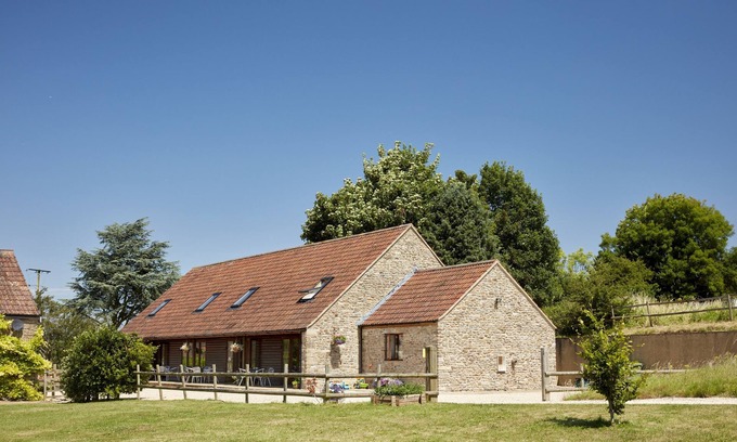 Frome Cottage | Aldhelm Cottage; A rural retreat on the outskirts of Frome, near Longleat Safari Park and Bath!