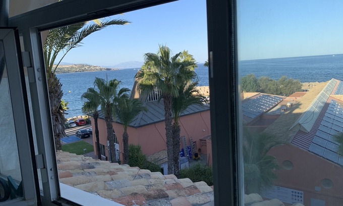 Sotogrande Apartment | Ale Maison Cozy Penthouse Studio in Marina Sotogrande. 20 metres to the Beach