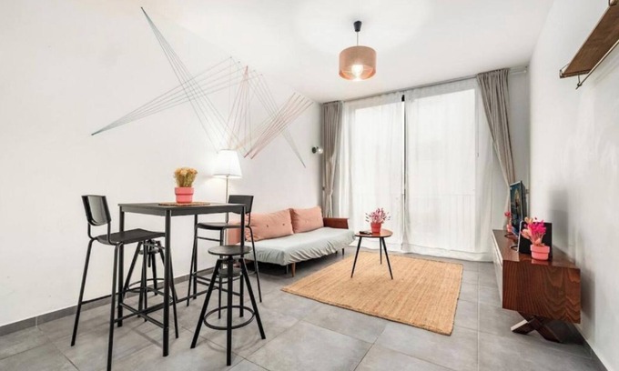 Tel Aviv Promenade Apartment | Alenby Luxury Apartment By Nimizz One Bedroom Apartment