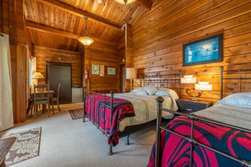 Alert Bay Bed & Breakfast | Alert Bay Lodge