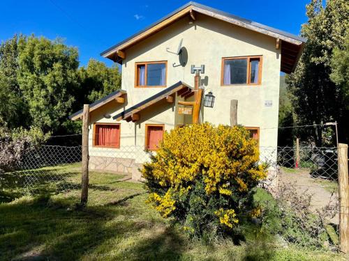 Villa Los Coihues House | Alewekehue , la primera