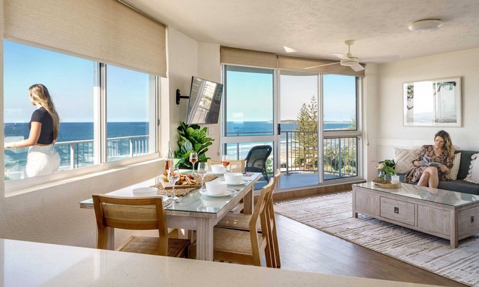 Alexandra Headland Apartment | Alex Heads Oceanview Escape