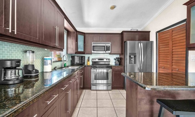Kendale Lakes House | Alexa's Oasis - 3/2 - Pool & Very Spacious