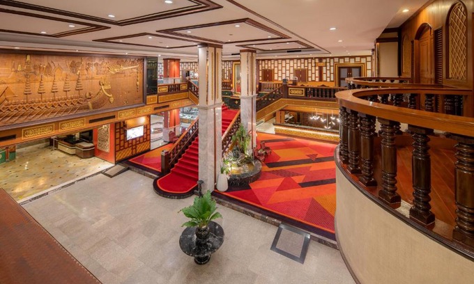Ramkhamhaeng Hotel | Alexander Hotel
