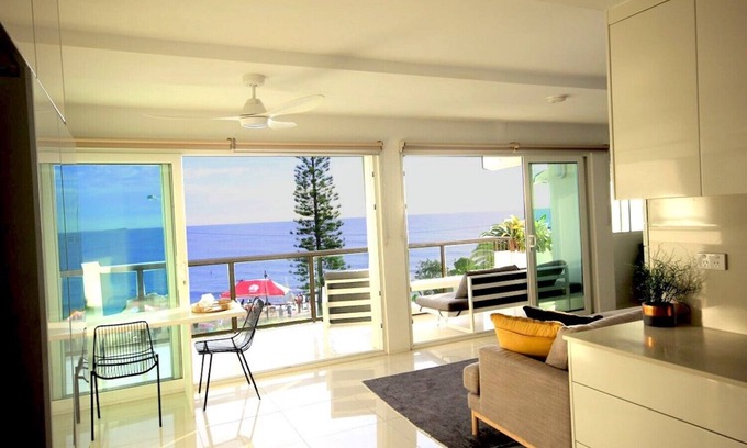 Alexandra Headland Apartment | Alexandra Headland Ocean Dream - Stunning View ZA6