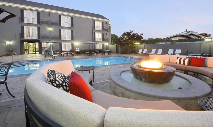 Wroughton Hotel | Alexandra House