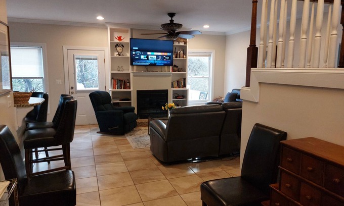 Jefferson Manor House | Alexandria close to DC Metro- Amtrak and all the attractions, 6 brm - 4 bath