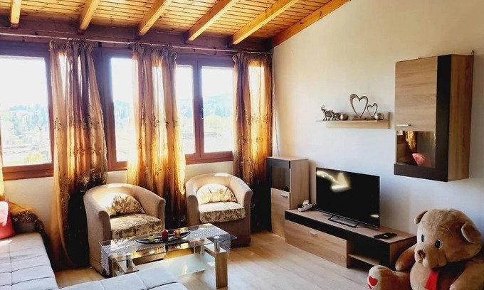 Ipsos Apartment | Alexandros 1 by Frangki