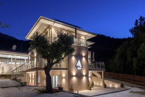 Koinira Apartment | Alfa Boutique