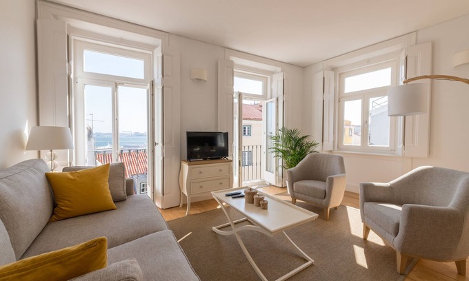 Se Apartment | Alfama by the cathedral 3BR+2Bath+elevator