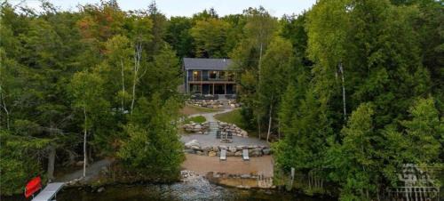Madawaska Valley Villa | Algonquin Park,Sunset Paradise with Private Beach