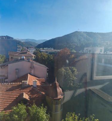 Varosha Apartment | AlHana Panoramic Studio - Top Center, Blagoevgrad