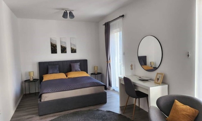 Palace District Apartment | Alice Central Apartmentn