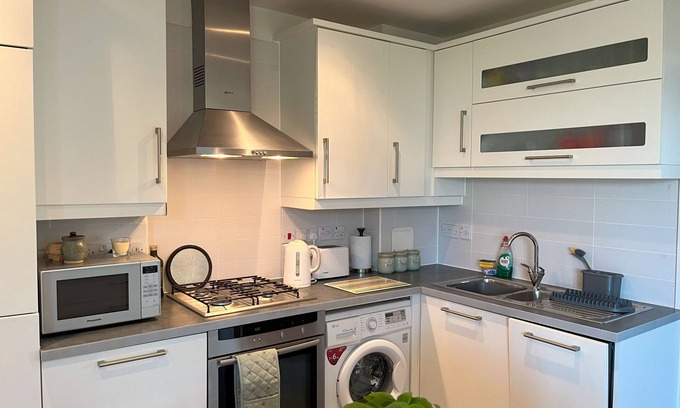 Dovercourt Apartment | Alice`s Beachside Haven