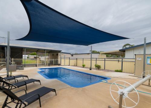 Ross Hotel | Alice Village