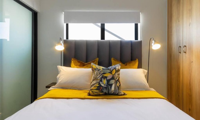 Greater Johannesburg Metropolitan Area Apartment | Alimama Spaces: Nonku's Greenlee Studio