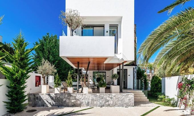 Golden Mile Villa | All About Villa Sorolla