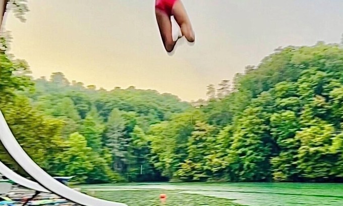 Lakeside Estates House | ALL DECKED OUT- New Lake View Home. Private Dock. Hot Tub. Golf Cart