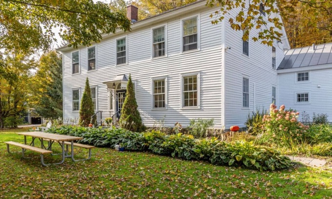 Bread Loaf Apartment | All guest rooms in Chipman Inn- Your classic B&B in Vermont