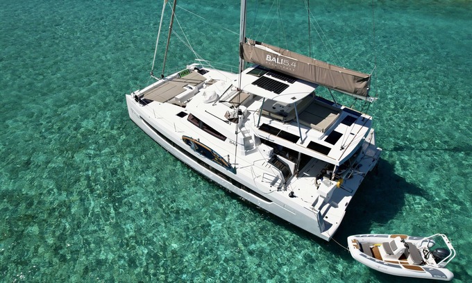 Staniel Cay Boat Rental | All inclusive Luxury Sailing Charter Catamaran With Crew 4 bedrooms 8 guests.