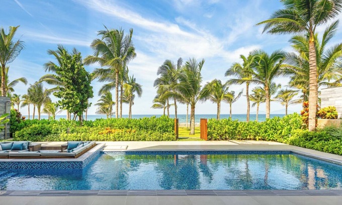 Dien Ban Villa | All-inclusive Luxury Beachfront Villa nearby Golf Courses