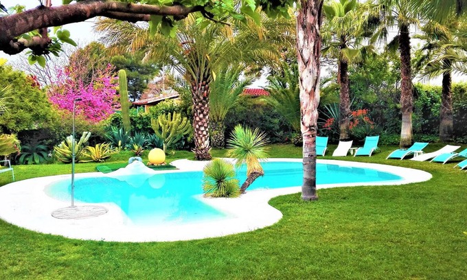 Godelleta Ski Chalet | "ALL NATURE"- Private Oasis.15km to airport. 25 km to Valencia. Sleeps 14+3