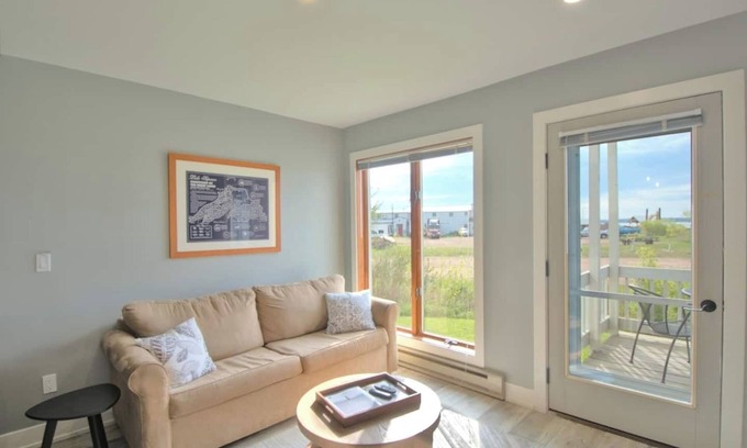 Bayfield Condo | All-New Condo Steps from the Beach